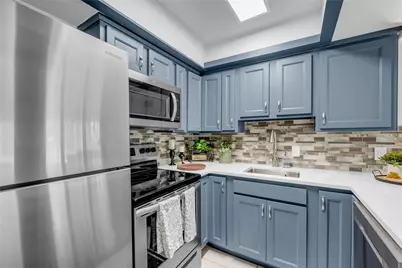 200 Free Rein #5, Horseshoe Bay, TX 78657 - Photo 8