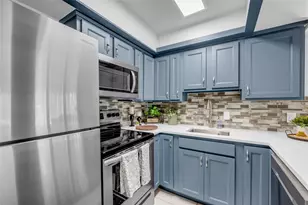 200 Free Rein, Horseshoe Bay, TX 78657 - Photo 8