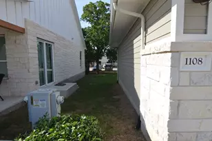 1108 Lucca Dr, Dripping Springs, TX 78620 - Photo 2