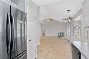 604 Maplecreek Dr, Leander, TX 78641 - Photo 12
