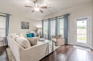 109 Tulip Garden Trail, San Marcos, TX 78666 - Photo 6