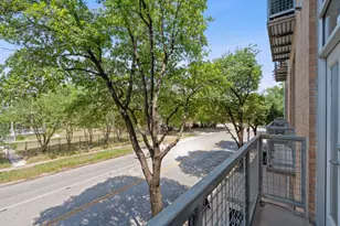 1601 E Cesar Chavez St, Austin, TX 78702 - Photo 24