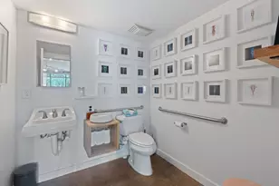 1601 E Cesar Chavez St, Austin, TX 78702 - Photo 14