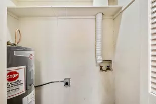 200 Concho St, Lockhart, TX 78644 - Photo 6