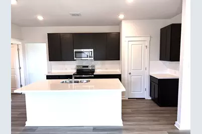 709 Red Wolf Drive, Jarrell, TX 76537 - Photo 4