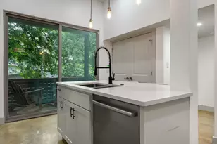 1131 Poquito St, Austin, TX 78702 - Photo 14