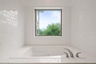1131 Poquito St, Austin, TX 78702 - Photo 24