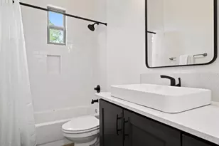 1131 Poquito St, Austin, TX 78702 - Photo 28