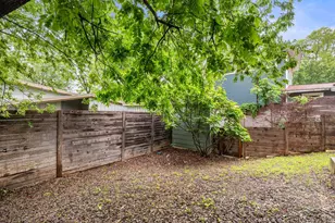 1131 Poquito St, Austin, TX 78702 - Photo 34
