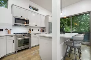 1131 Poquito St, Austin, TX 78702 - Photo 10