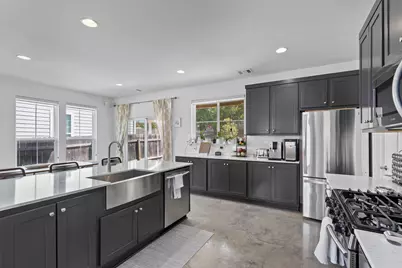 1309 Fort Branch Boulevard, Austin, TX 78721 - Photo 2
