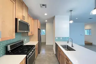 2101 Montopolis Dr, Austin, TX 78741 - Photo 2