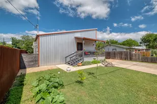 505 San Saba St St, Lockhart, TX 78644 - Photo 2