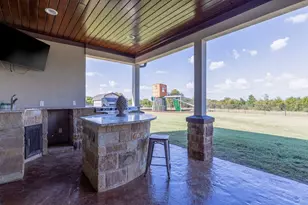 1124 Co Rd 301, Elgin, TX 78621 - Photo 6