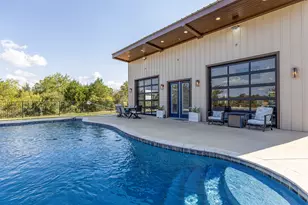 1124 Co Rd 301, Elgin, TX 78621 - Photo 24