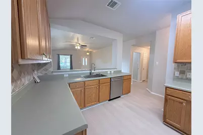 102 Wren Cove, Hutto, TX 78634 - Photo 12