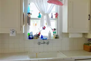 1111 McLain St, Taylor, TX 76574 - Photo 10