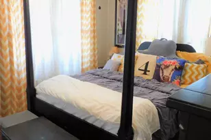 1111 McLain St, Taylor, TX 76574 - Photo 8