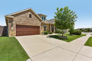 104 Skylark Ln, Hutto, TX 78634 - Photo 2
