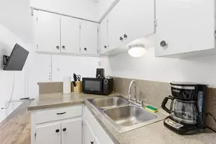 2808 Whitis Ave, Austin, TX 78705 - Photo 8