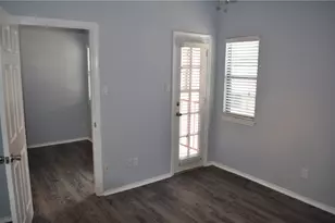 706 W 22nd Street W, Austin, TX 78705 - Photo 12