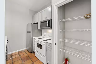 712 Graham Place #205, Austin, TX 78705 - Photo 6