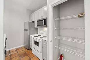 712 Graham Pl, Austin, TX 78705 - Photo 6