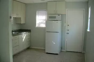 1137 5 Poquito St, Austin, TX 78702 - Photo 2