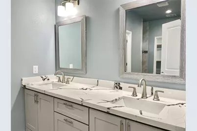 982 S Navarro Street, Giddings, TX 78942 - Photo 12