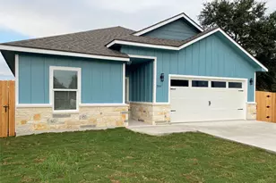 982 S Navarro St, Giddings, TX 78942 - Photo 20