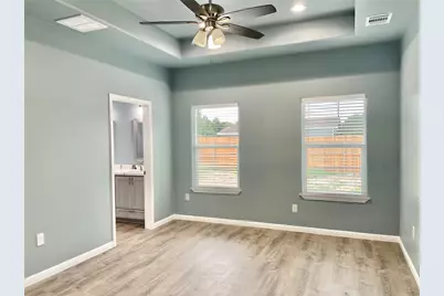 982 S Navarro Street, Giddings, TX 78942 - Photo 8