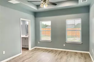 982 S Navarro St, Giddings, TX 78942 - Photo 8
