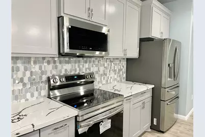 982 S Navarro Street, Giddings, TX 78942 - Photo 4