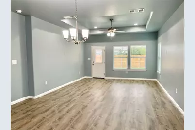 982 S Navarro Street, Giddings, TX 78942 - Photo 10