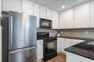 1748 Ohlen Rd, Austin, TX 78757 - Photo 16