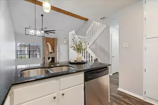 1748 Ohlen Rd, Austin, TX 78757 - Photo 18