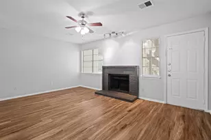 1815 River Crossing Cir, Austin, TX 78741 - Photo 2