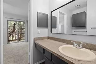 1815 River Crossing Cir, Austin, TX 78741 - Photo 24