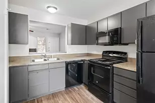 1815 River Crossing Cir, Austin, TX 78741 - Photo 6