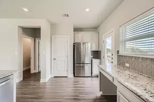 274 Sawtooth Mountain Way, Dripping Springs, TX 78620 - Photo 6