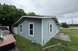 403 N 1st St, Copperas Cove, TX 76522 - Photo 2