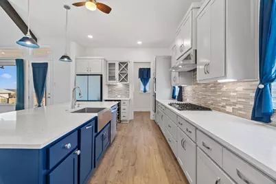 104 Rock Bend Court Rock Bend Court, Marble Falls, TX 78654 - Photo 8