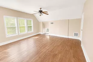328 W Pietzsch St, Bartlett, TX 76511 - Photo 8
