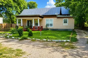 328 W Pietzsch St, Bartlett, TX 76511 - Photo 1