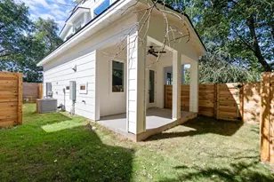 2504 E 6th St, Austin, TX 78702 - Photo 16