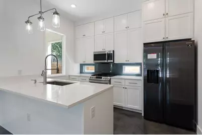 2504 E 6th Street #2, Austin, TX 78702 - Photo 6