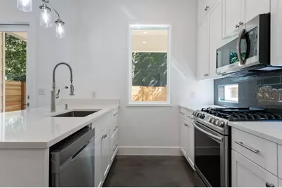 2504 E 6th Street #2, Austin, TX 78702 - Photo 8