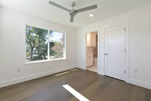 2504 E 6th St, Austin, TX 78702 - Photo 12