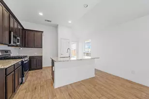 219 Trailside Ln, Bastrop, TX 78602 - Photo 6