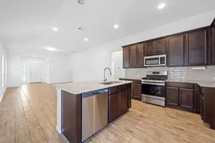 219 Trailside Ln, Bastrop, TX 78602 - Photo 4